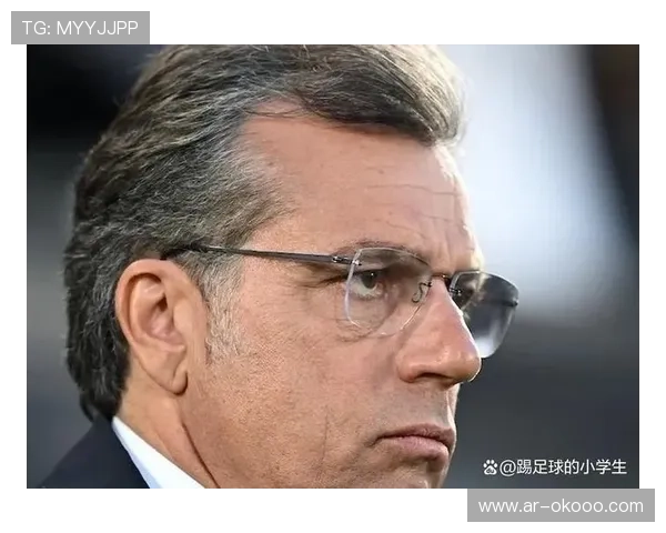 尤文球迷高唱对手歌曲，嘲讽看台上前主帅孔蒂