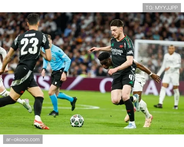 欧冠1-4决赛首回合：十人阿森纳2-2逼平巴塞罗那，萨卡传射建功