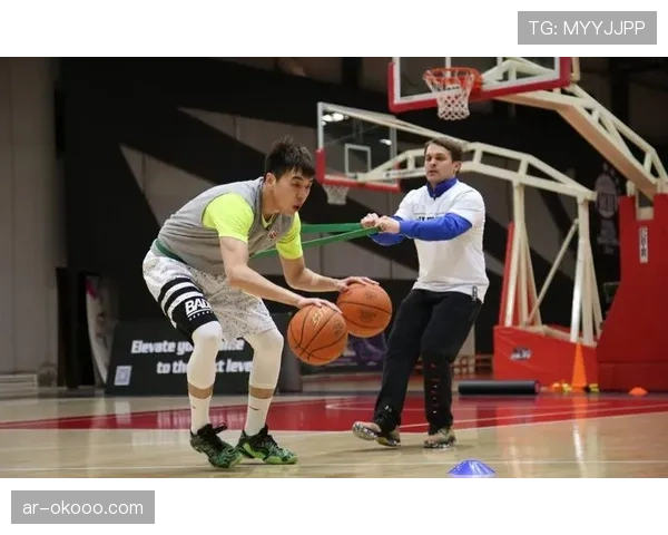 CBA你我TA公益行:球员走进山区小学开展篮球教学 CBA你我TA公益行:球员走进山区小学开展篮球教学